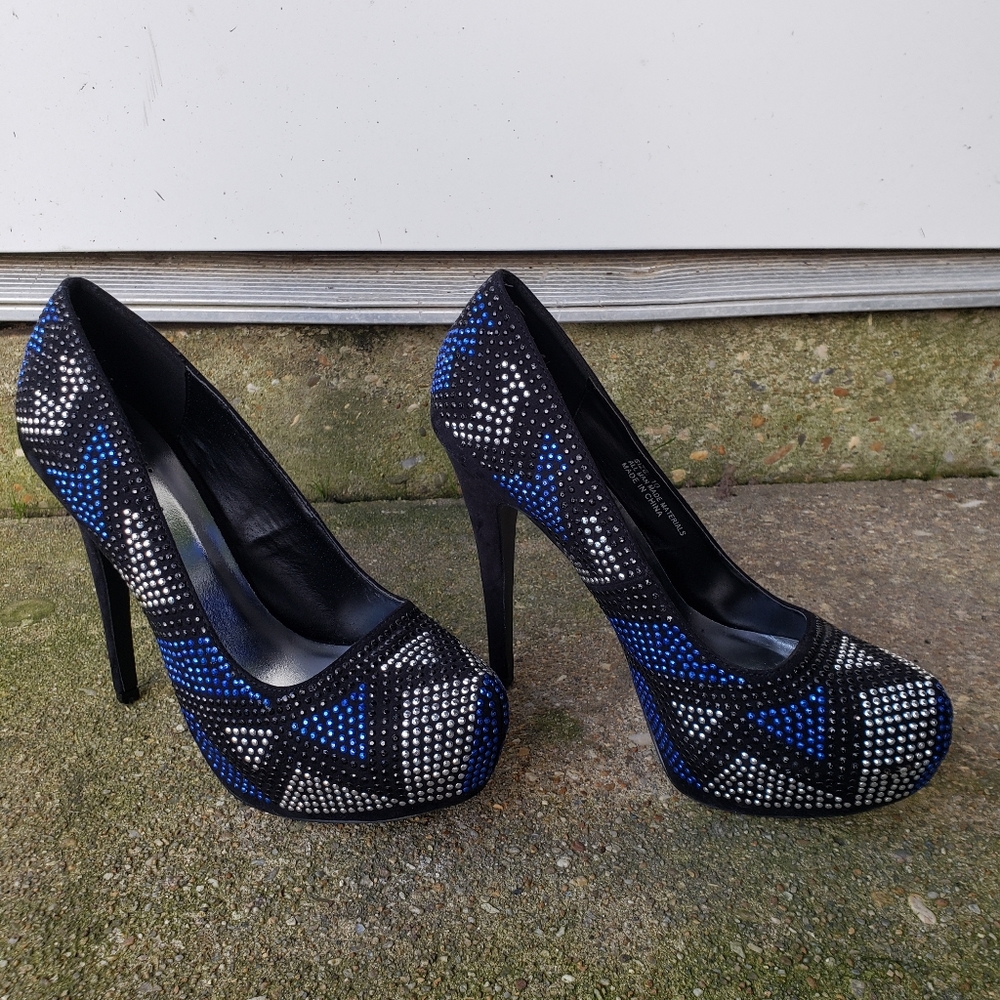 Heels - Picture 4 of 11